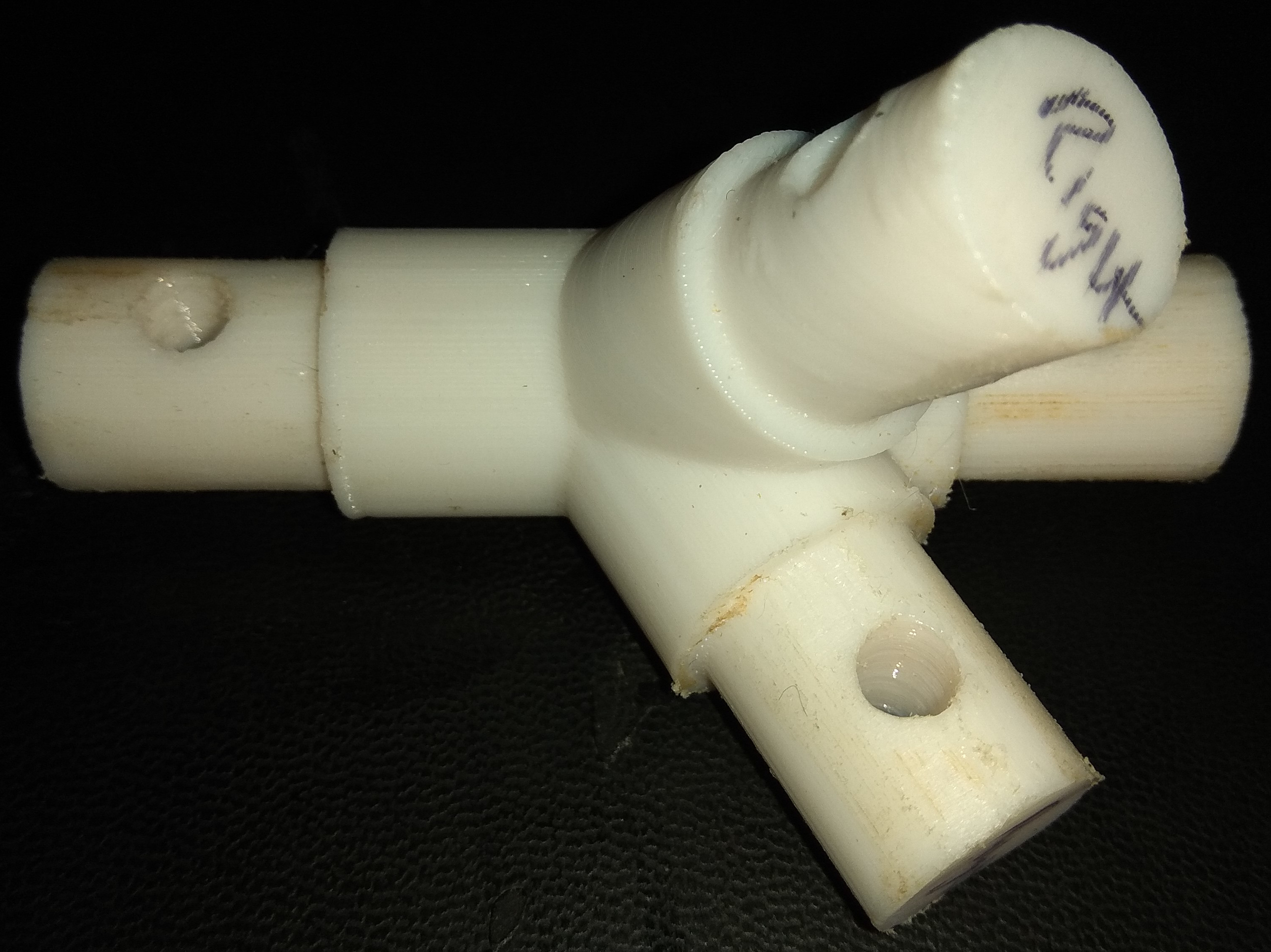 Star Tetrahedron Pipe Connector with Strut Support Connector - Right Handed