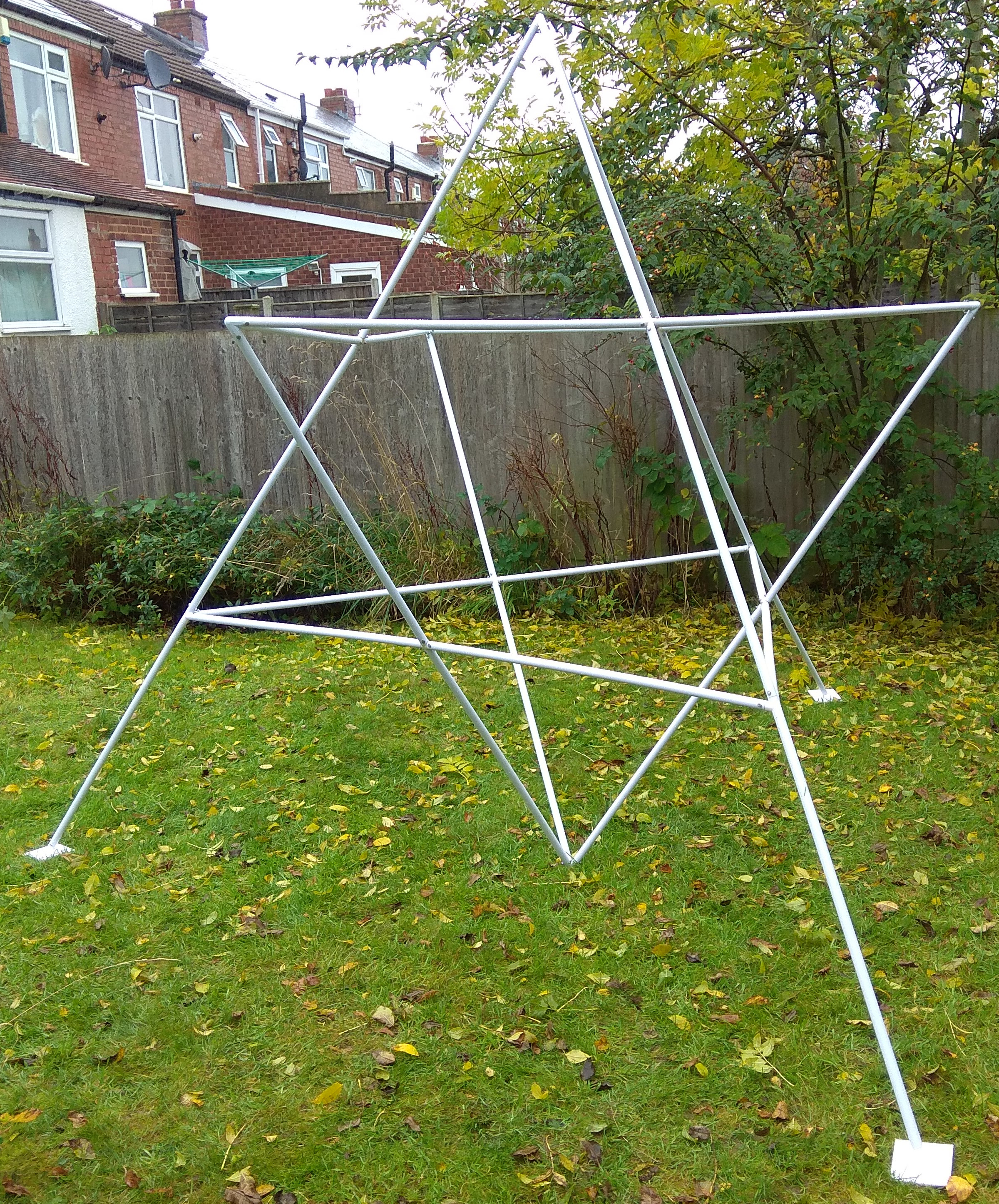 Star Tetrahedron with Supporting Struts